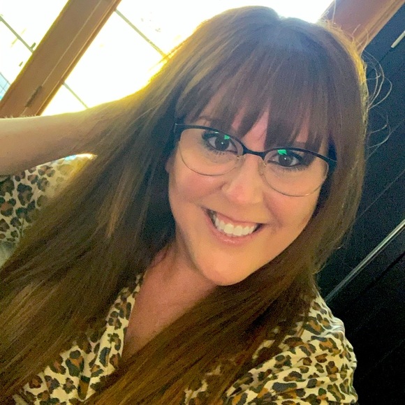 💋 Meet Your Lovely Posher 💋 - Picture 3 of 4